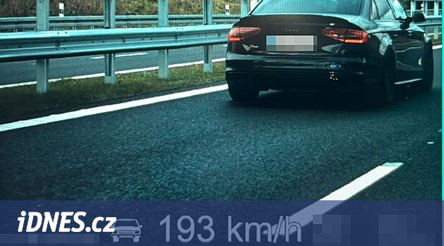 Karlovy değişen bölgedeki iki sürücü hız sınırını önemli ölçüde aştı