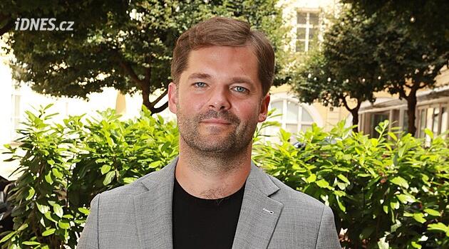 SOCDEM, Maláčová'nın ayrılmasının ardından müttefiki Nedvěd'i lider olarak seçti