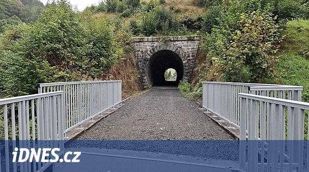 Eski demiryolu hattından Loke Pacific bir bisiklet yoludur