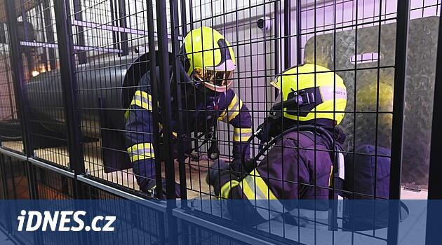 Hamry'deki itfaiyeciler sekiz milyona modern bir çokgen üzerinde yeni eğitildi