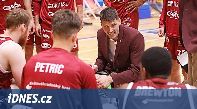 To by byl unikát. Nováček z Hradce může otevřít sezonu dvěma výhrami