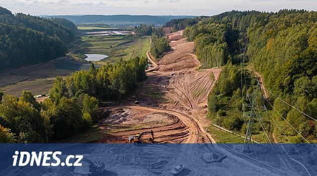 D11'de radyoaktif sinek külü olan yığınlar nedeniyle, tünellerin yapımını değiştirdiler