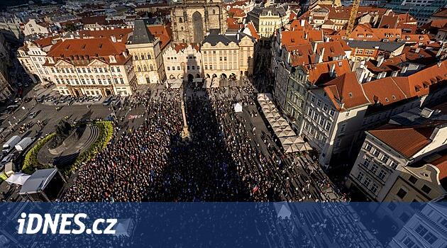 Prag'da Demokrasi İçin Milyon Anın Gösterisi