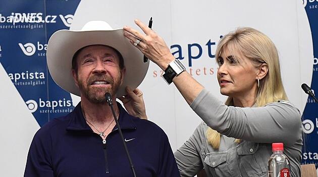 Chuck Norris: Oyuncu aile ve tüm dünya tarafından hatırlanıyor
