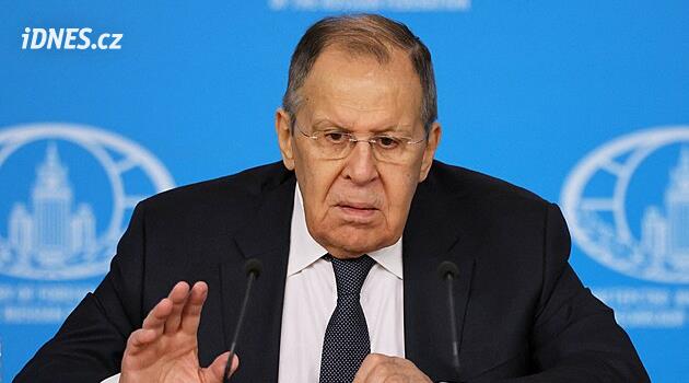 Konec jaderné dohody? Neporušíme její limity, pokud tak neučiní USA, řekl Lavrov