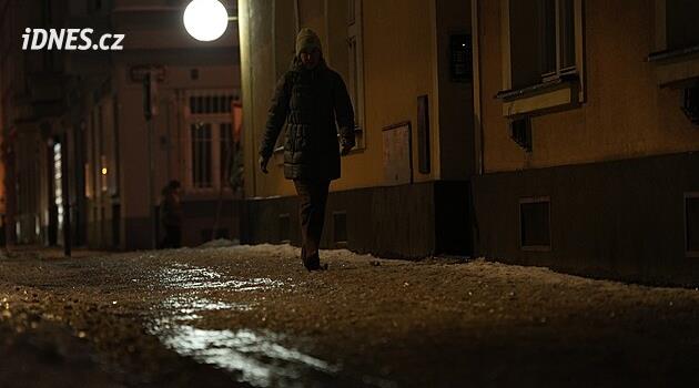 Sníh a náledí hrozí na východě, týden přinese výrazné oteplení