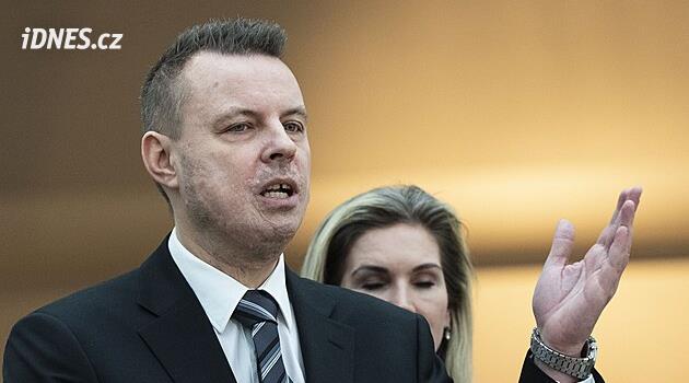 „Nepodléhejme trendům.“ Rajchl ve Sněmovně loboval za uhlí, Turek souhlasí