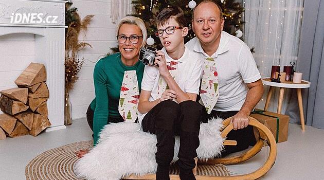 Çocuk beyninin bir kısmı eksik olmasına rağmen savaşıyor. Olomouc doktorları yardım ediyor