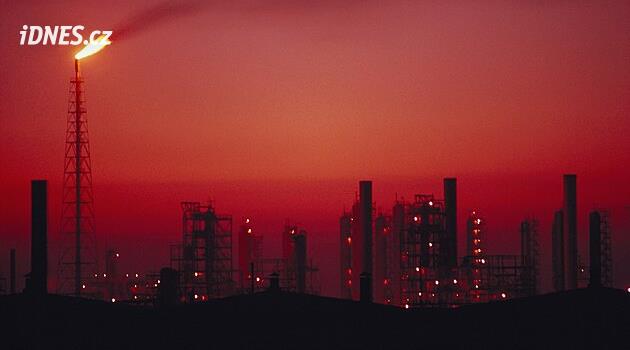 Orta Doğu'daki çatışmaların piyasaya hammadde tedarikini sekteye uğratacağı korkusuyla petrol ve gaz fiyatları yükselmeye devam ediyor.