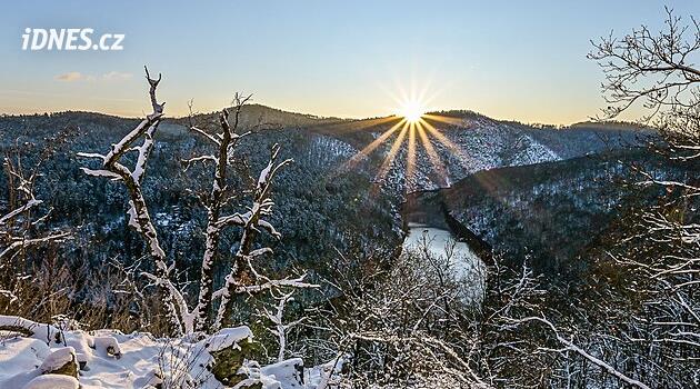 Nejkrásnější vyhlídka za Prahou. Vydejte se nejstarší trampskou osadou na Zadku