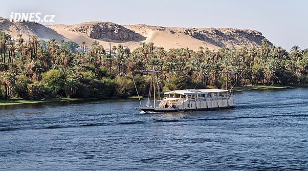 Dražba velbloudů a koupání s krokodýly. Na plavbě po Nilu zažijete kulturní šok