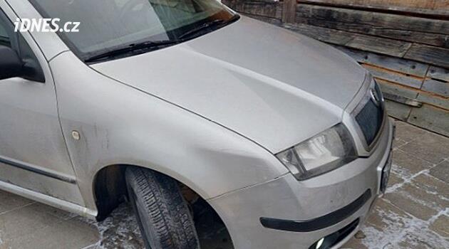 Esrar içen bir kişi, çalıntı bir arabayla D1 boyunca Jihlava polis memurlarını kovaladı