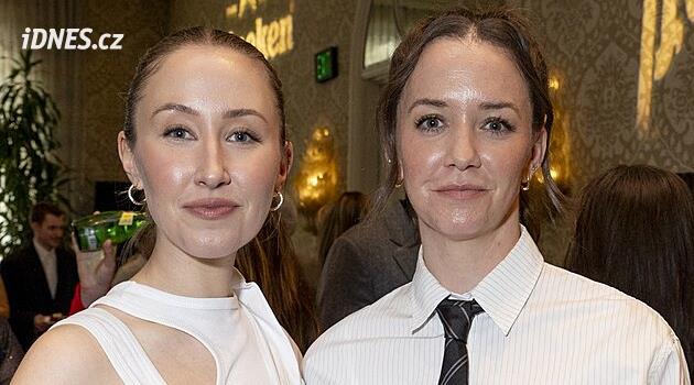 Erin Doherty: Naplnily jsme klišé lesbických vztahů - iDNES.cz
