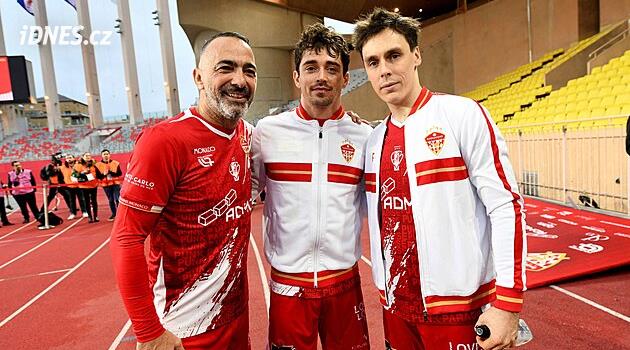 Leclerc sporu değiştirdi. F1 kokpitinden futbol sahasına taşındı