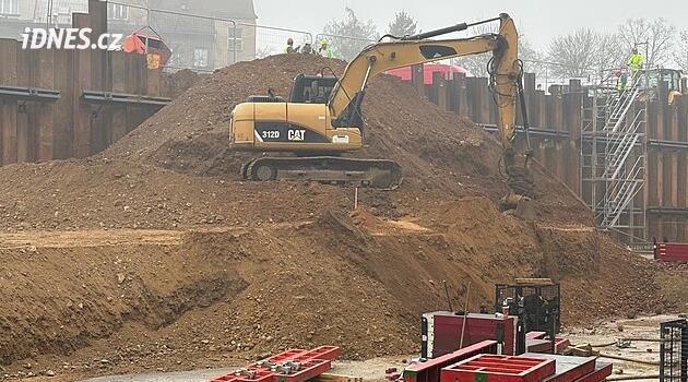 Pilsen'deki Sisters projesi tüm hızıyla devam ediyor, park yerleri inşa ediliyor