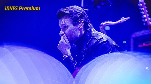 RECENZE: Floutek, plačka, tajtrdlík? Pozoruhodná proměna Leoše Mareše