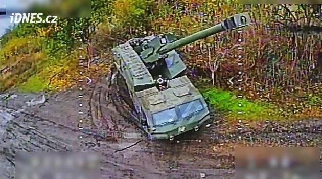 VIDEO: Když hoří Dita. Ruský dron zasáhl českou houfnici