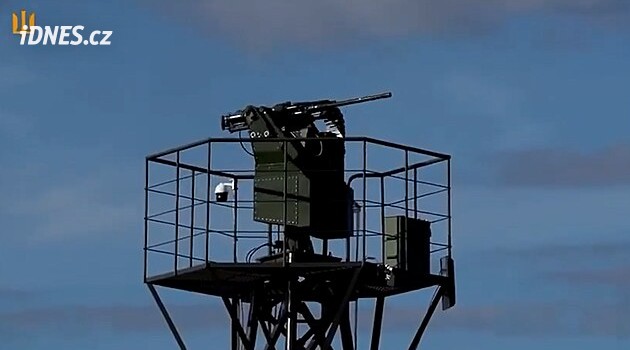 Ukrajina nasadila proti proudovým dronům AI kulometné věže, už chrání Kyjev
