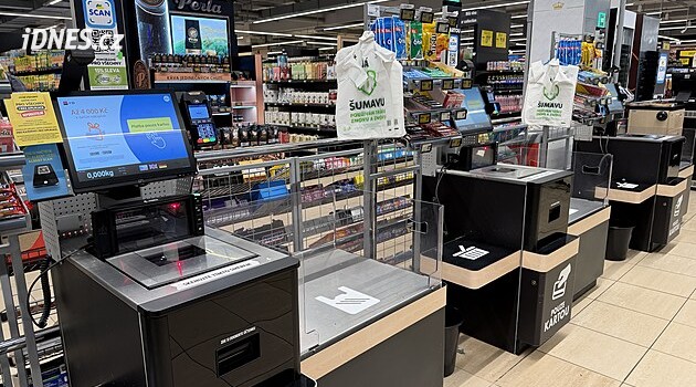 Pokladna pozná jablko i v igelitovém sáčku. Vyzkoušeli jsme novou AI v Albertu