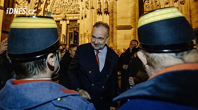 Přijel i Karel Habsburský. Ve svatém Vítu zazněla císařská hymna a připomínali se čeští králové
