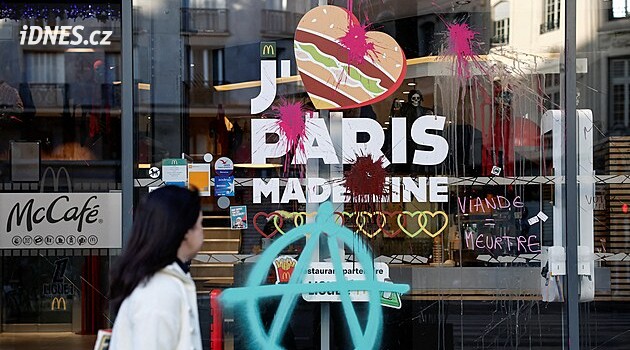 Pařížské luxusní obchody se chystají na další víkendové nepokoje: Dior či Hermès posilují ostrahu