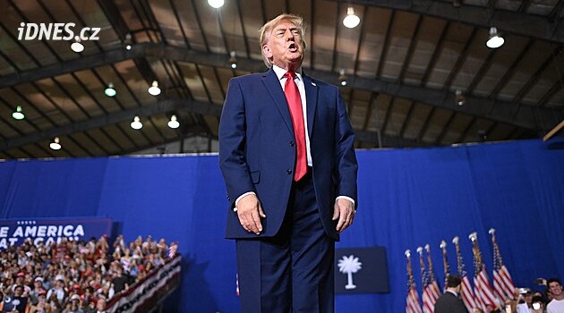 Trump volal do Googlu, aby přejmenovali Atlantik na „Trumpův oceán“. Šéf to odmítl