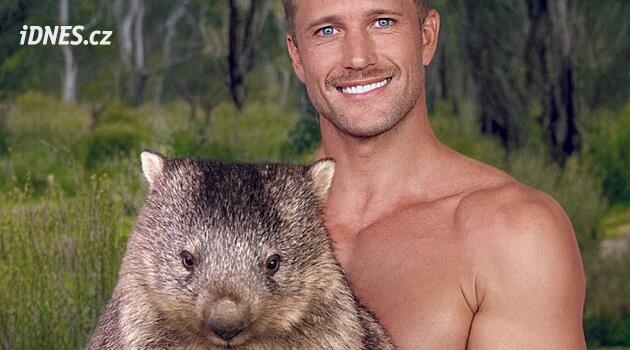 Australští hasiči vydávají kalendář pro rok 2027. Pomáhá zvířatům a nabízí sexy fotografie