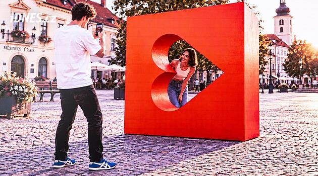 A přece se Točník! Nová vizuální identita Středočeského kraje sází na hravost i nadčasovou efektivitu