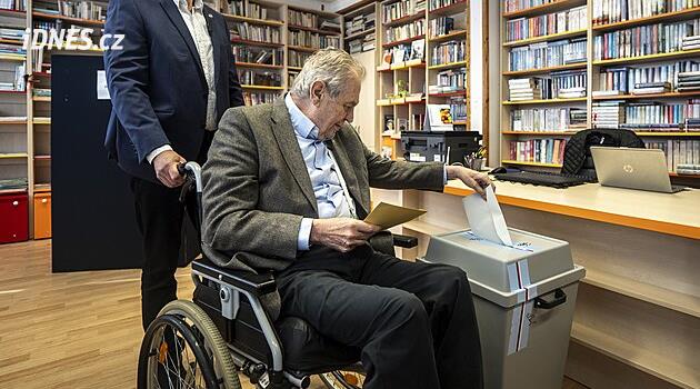 Volby 2026: Zeman v Lánech volil Gerlocha a opřel se do Pavla: Kdo nejde volit, je pokrytec