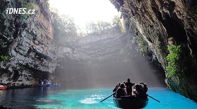 Svatyně boha Pana s jezerem nymf. Melissani je branou k překvapením řecké Kefalonie