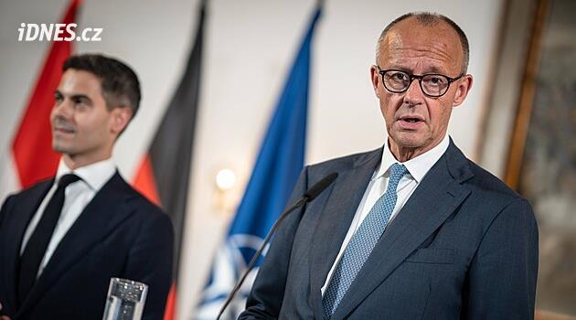 Nenecháme se znejistit hybridními útoky Ruska, prohlásil německý kancléř Merz