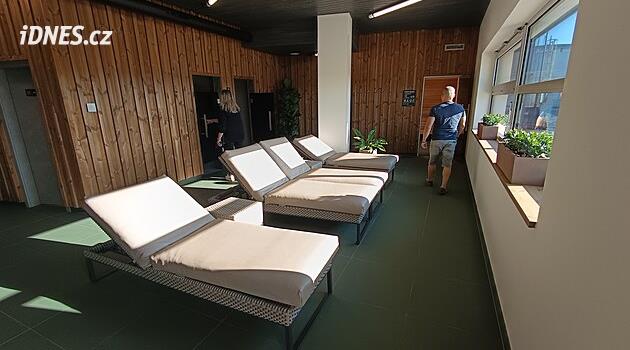 Vodní ráj v Jihlavě dokončil přístavbu za 120 milionů, nabízí sauny i dětský bazén