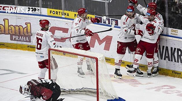 Hokejová extraliga: Třinec loupil na Spartě, Plzeň zvládla přestřelku. Vyhrály i Pardubice