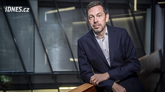 Výkyvy v síti řešíme doslova dennodenně, přiznává generální ředitel ČEZ Distribuce Zmelík.