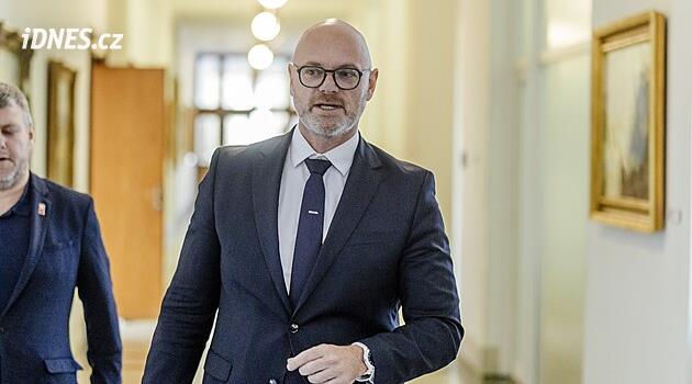Vládní spor o inkluzi graduje. Motoristé chtějí speciální školy, Plaga brojí za asistenty