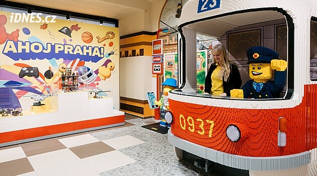 Dvě patra plná kostek. Lego v Praze otevřelo místo, kde si vyhrají i dospělí