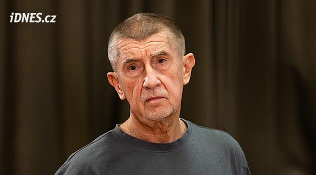 Babišovo prvenství. Vládní koalice poprvé v historii nezískala v Senátu ani křeslo