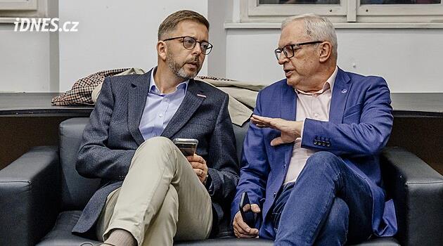 Volby do Senátu 2026 v Praze: do druhého kola míří Láska a Smoljak, Padevět dominuje