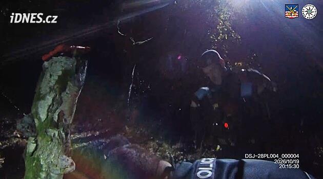 Policisté na Ašsku pátrali po ztracené ženě, využili i vrtulník s termovizí