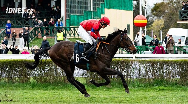 Posadil mě do sedla a řekl jeď, vzpomíná syn dostihové legendy a vyhlíží Pardubickou