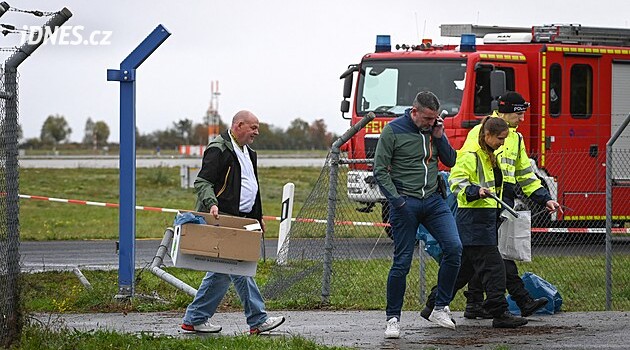 Incident na letišti v Lipsku. Policie šetří proražený plot nedaleko ruských a ukrajinských letadel