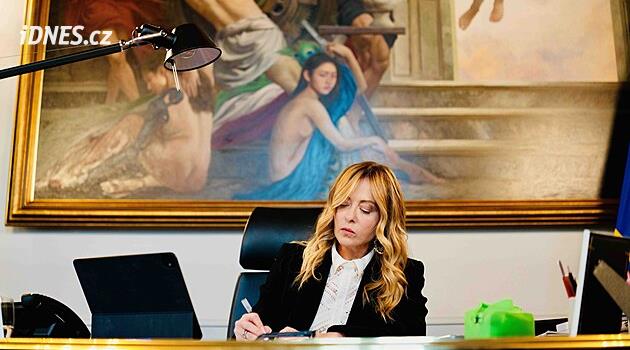 Itálie po nepokojích přitvrzuje. Škody za nezletilé zaplatí rodiče, sdělila premiérka Meloniová