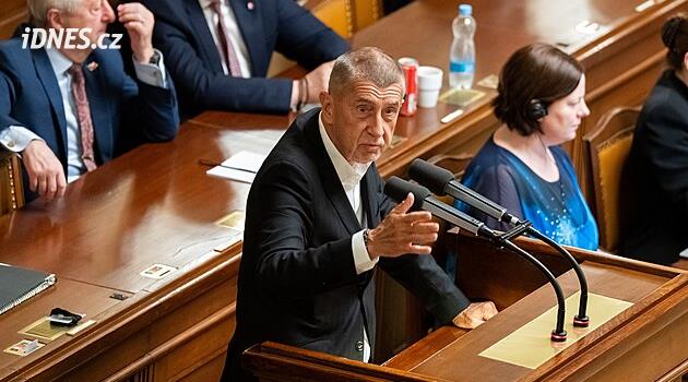 Opozice nesehnala dost hlasů pro pád Babišovy koaliční vlády, jednání předtím trvalo tři dny