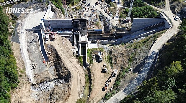 Poldr Kutřín už může při povodních částečně pomáhat, hotovo má být do léta