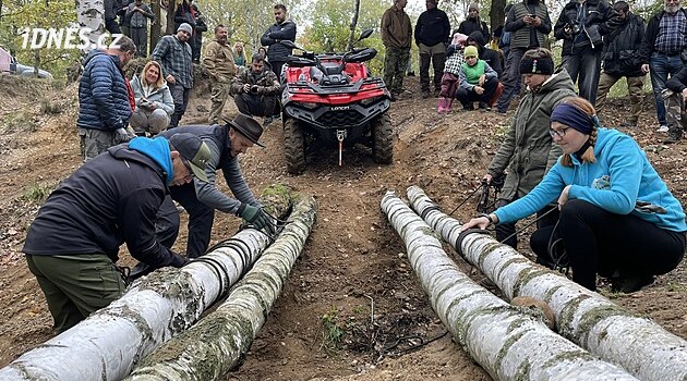 VejnyWood Offroad Experience Weekend: V Milovicích se sjely náklaďáky, dodávky i obytné pickupy