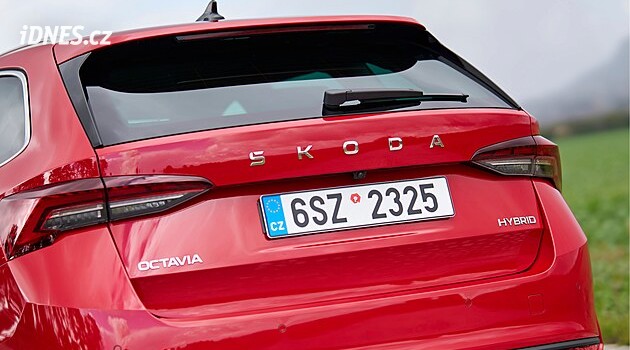 Škoda začala nabízet Octavii s plně hybridním pohonem