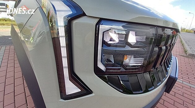 Kia Seltos přijíždí zamíchat kartami v českém SUV rybníku. Vyráží proti Škodě Karoq a vypadá jako malý land rover