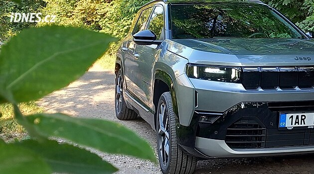 Jeep Compass: Americký drsňák holduje skautingu a veze si velikonoční vajíčka