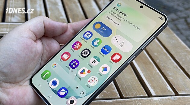 Tento špičkový samsung nás překvapil, jako jediný nezdražil