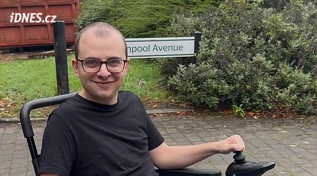 Dvacetiletému Britovi nemohou odoperovat zhoubný nádor na mozku, přesto nemůže podstoupit eutanazii